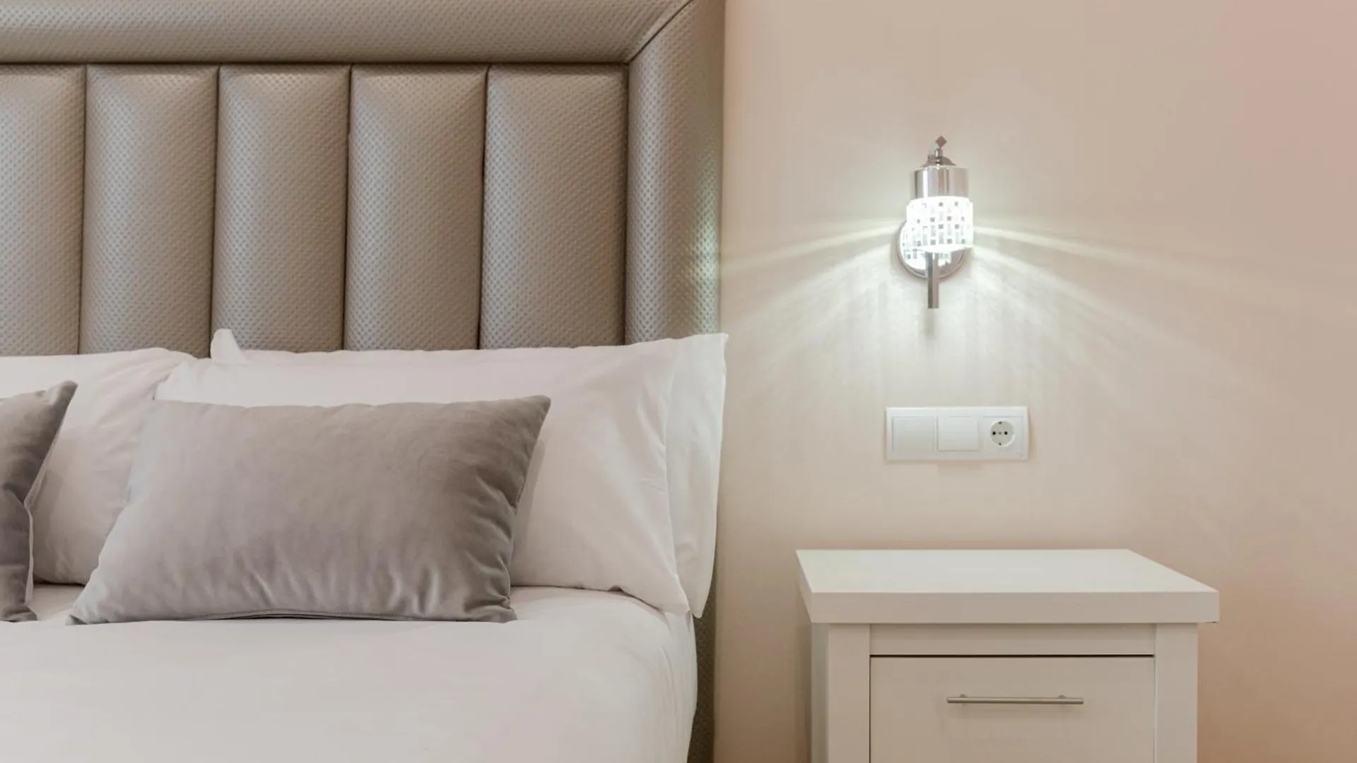 Isg Apartments Jose De Velilla Centro Parking Siviglia