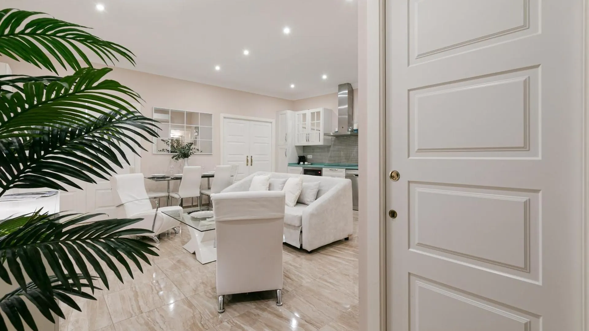 Isg Apartments Jose De Velilla Centro Parking Siviglia