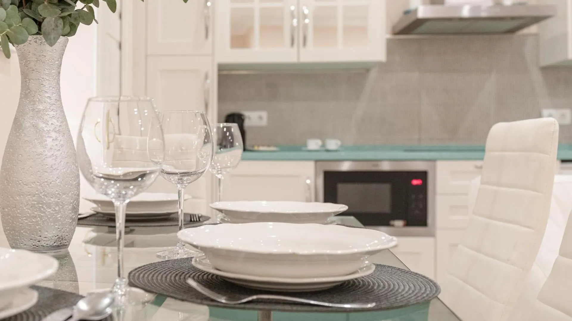 Isg Apartments Jose De Velilla Centro Parking إشبيلية