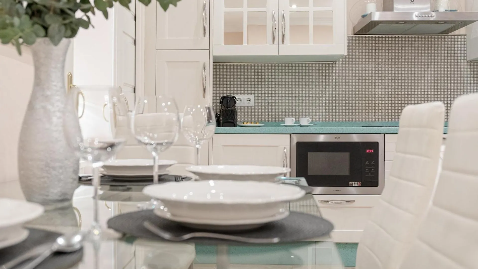 Isg Apartments Jose De Velilla Centro Parking إشبيلية إسبانيا