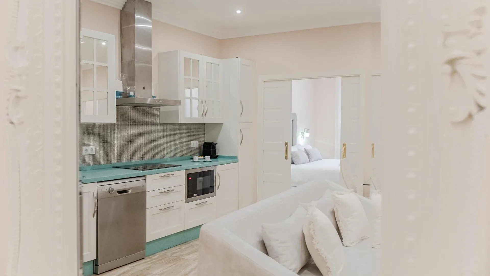 Isg Apartments Jose De Velilla Centro Parking إشبيلية