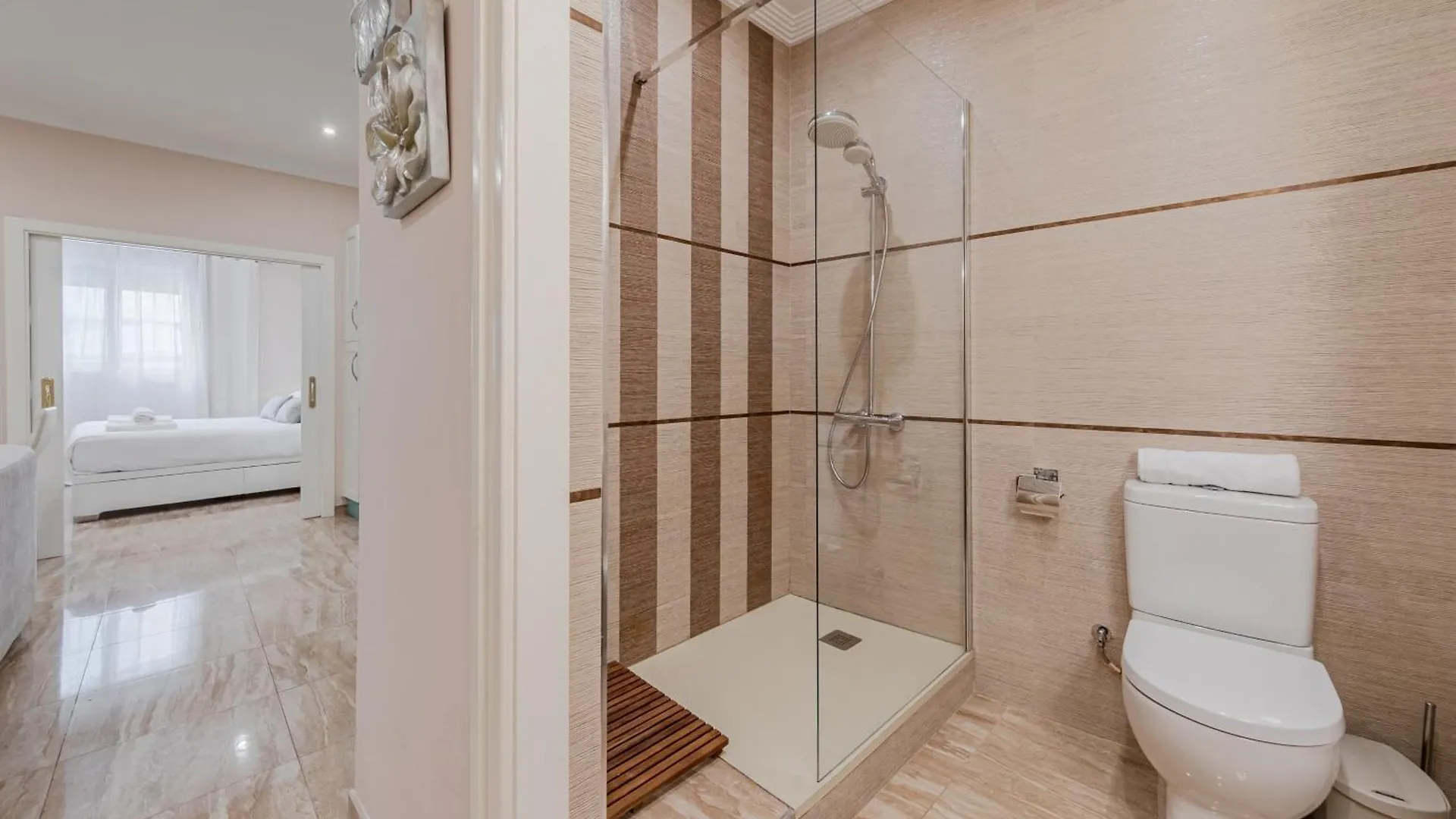 Isg Apartments Jose De Velilla Centro Parking إشبيلية