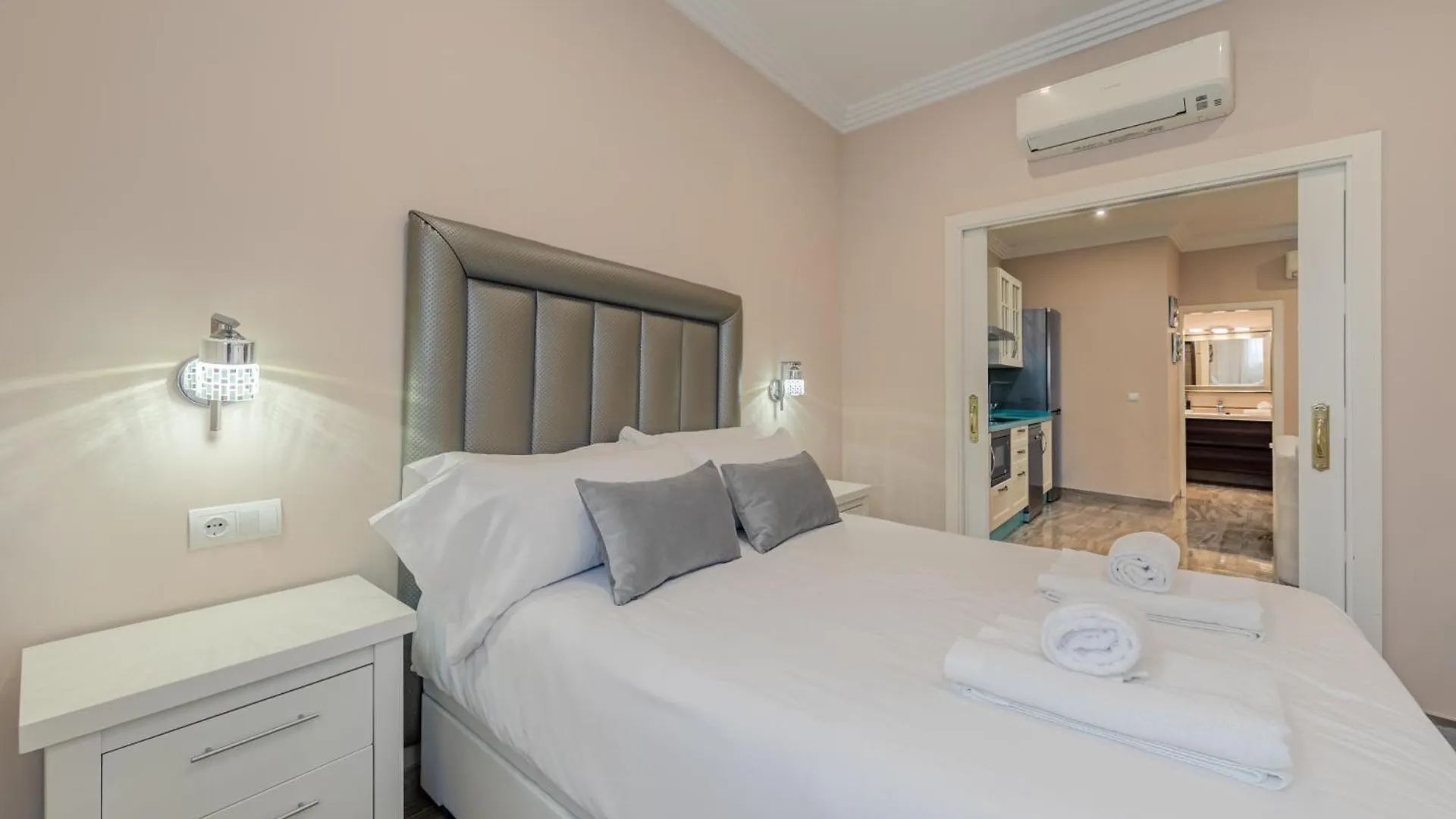 Isg Apartments Jose De Velilla Centro Parking إشبيلية 0*,