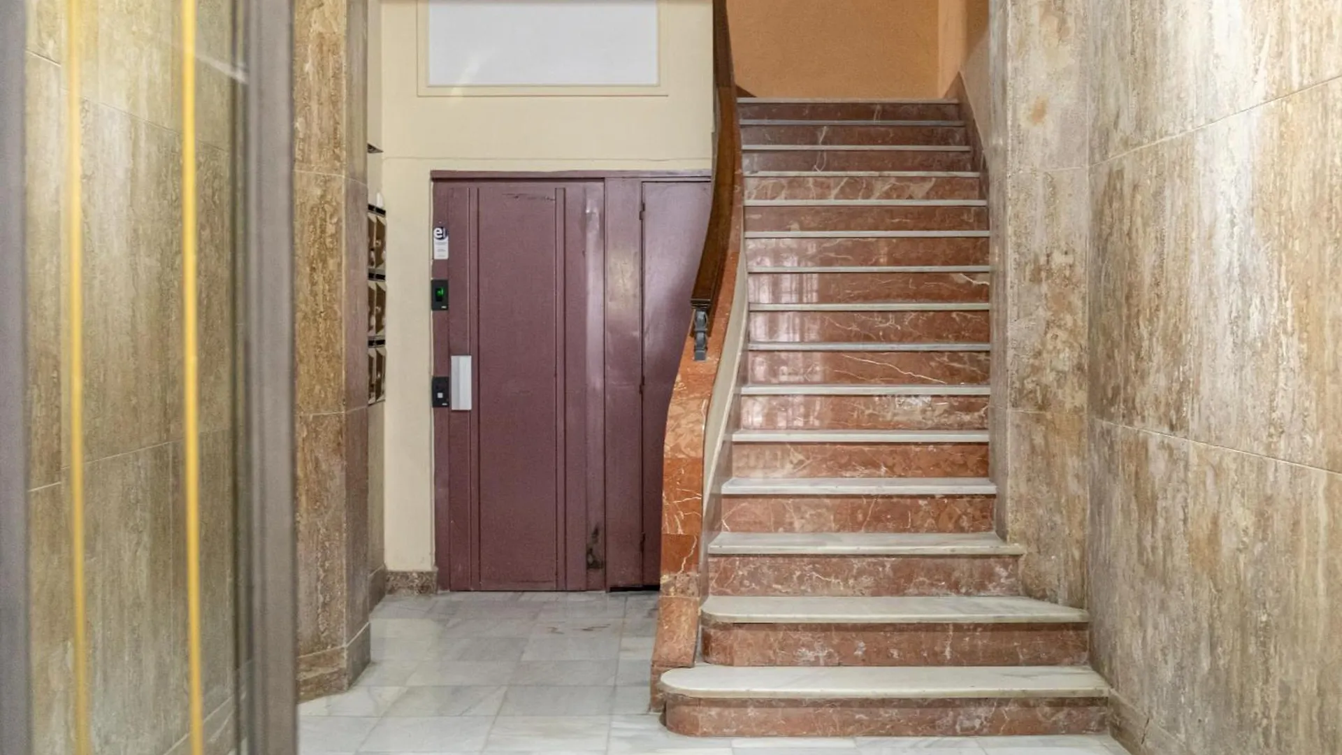 Isg Apartments Jose De Velilla Centro Parking Seville Spain