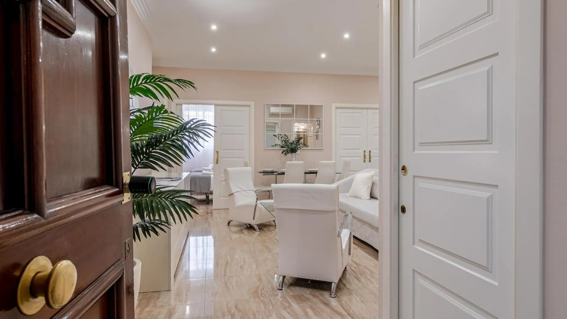 Isg Apartments Jose De Velilla Centro Parking Seville