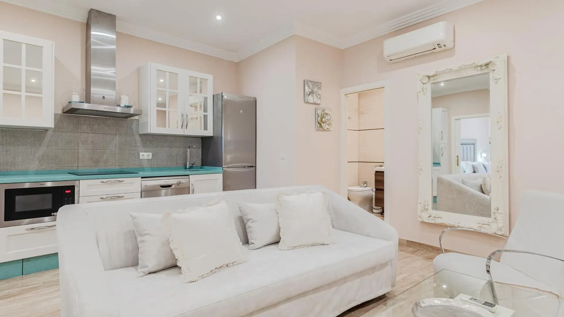 Isg Apartments Jose De Velilla Centro Parking Seville Spain
