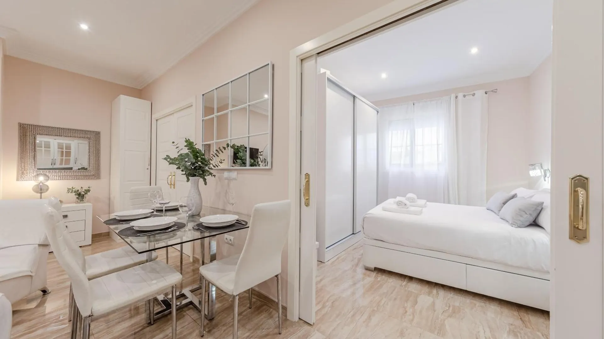 Isg Apartments Jose De Velilla Centro Parking Seville