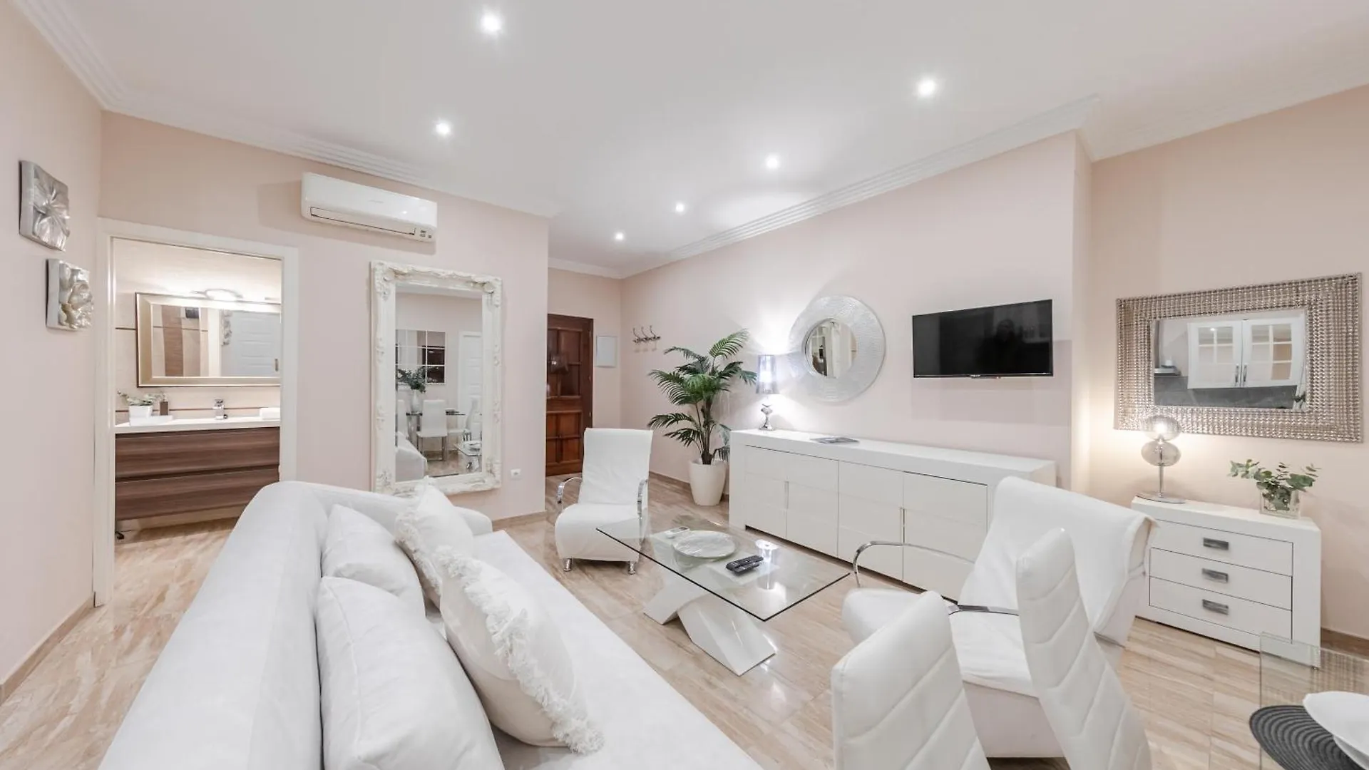 Isg Apartments Jose De Velilla Centro Parking Seville