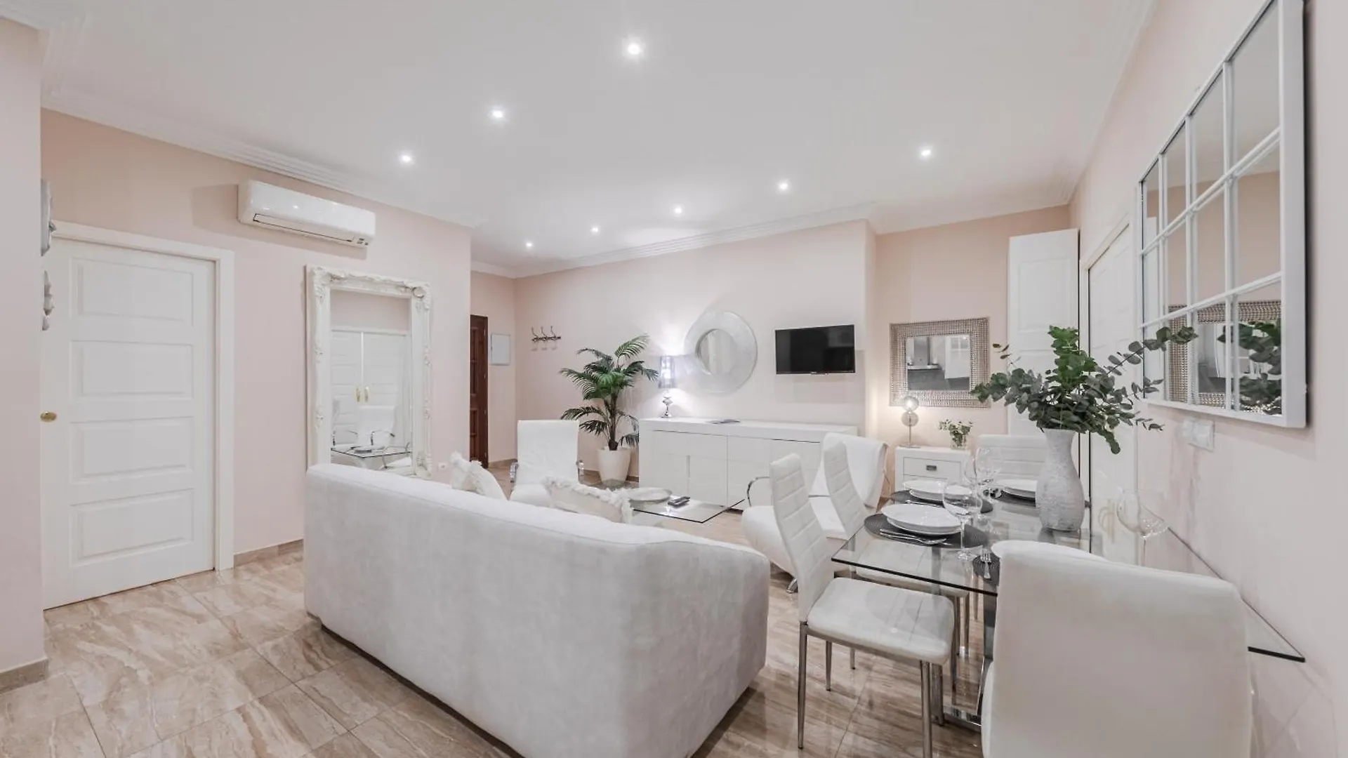 Isg Apartments Jose De Velilla Centro Parking Seville